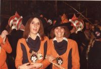 1978 Oranjegarde met Marijke van der Horst-Kneepkens en Marion van de Meent 1978 Oranjegarde met Marijke van der Horst-Kneepkens en Marion van de Meent